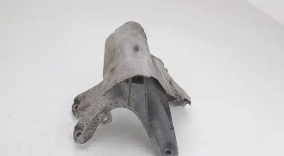 Audi A4 S4 B8 8K Engine mounting bracket 8K0199308BE