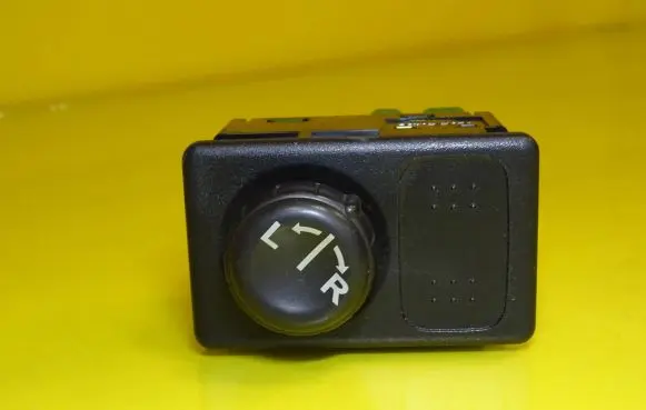 Nissan Primera Wing mirror switch