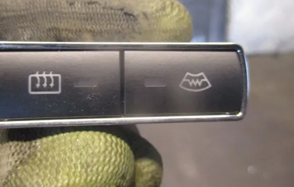 Ford Mondeo MK IV Windscreen/window heater switch BS7118K574AA