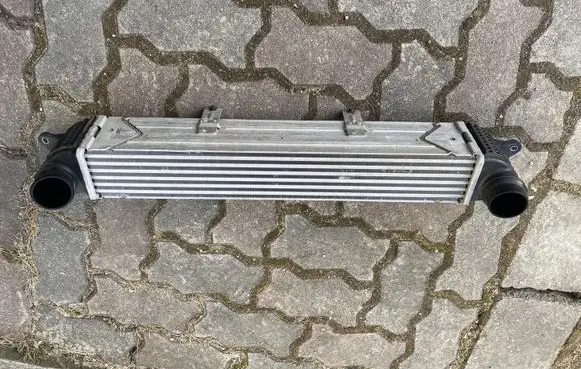 Hyundai i30 Intercooler radiator 2827008000