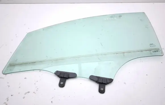KIA Sportage Front door window glass four-door 