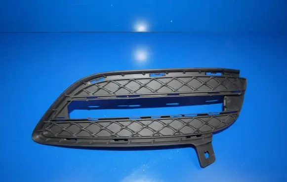 Mercedes-Benz B W246 W242 Front bumper lower grill A2468850722