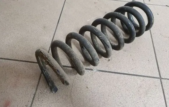 Mercedes-Benz E W212 Rear coil spring