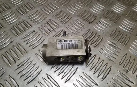 Air conditioning (A/C) expansion valve
