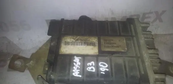 Volkswagen PASSAT B3 Engine control unit/module 443907311B