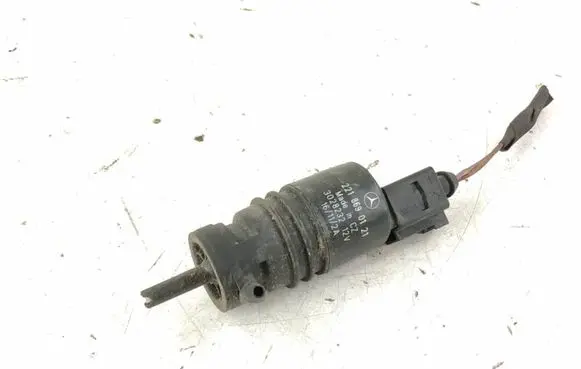 Mercedes-Benz CLS C218 X218 Windscreen/windshield washer pump 2218690121 A2218690121