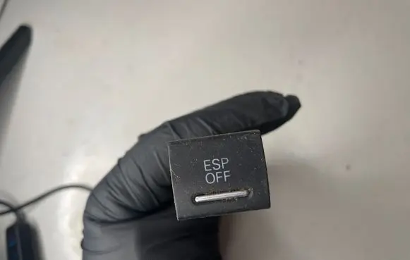 Audi A3 S3 8P ESP (stability program) switch 8P0927134B 9751255