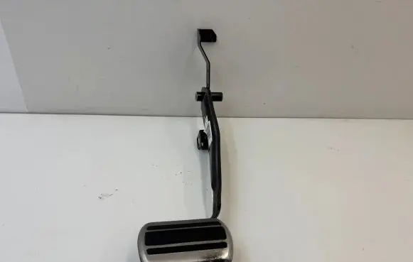 Peugeot 5008 II Brake pedal 9820641980