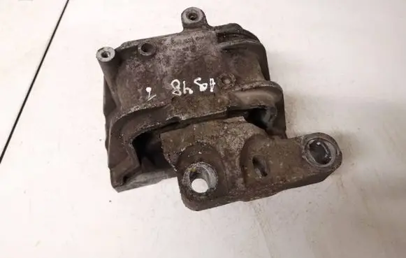 Volkswagen PASSAT B6 Engine mount bracket 1k0199262p