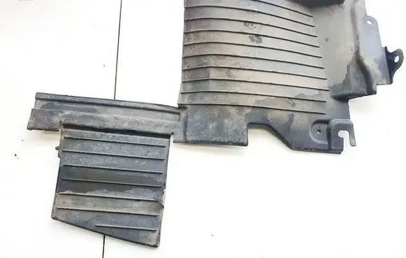 Nissan Tiida C11 Engine splash shield/under tray 82822EM00A