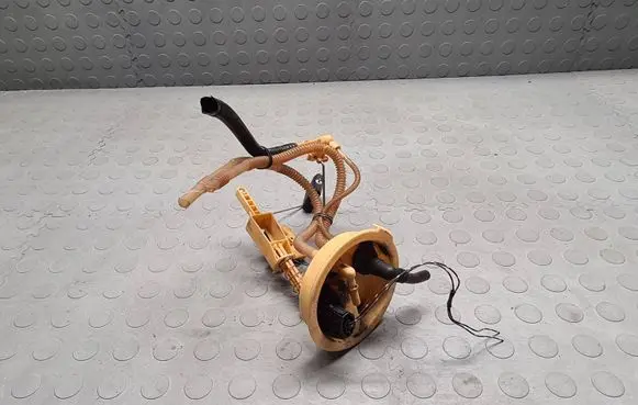 BMW 3 E90 E91 Fuel level sensor 7190944