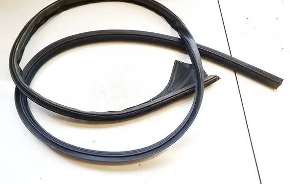 Tesla Model Y Rubber seal front coupe door 163899 1497677-00-b