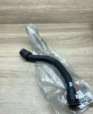 Engine coolant pipe/hose