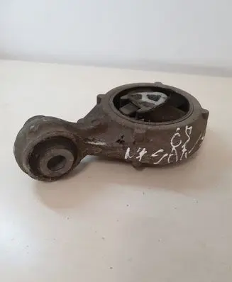 Nissan Qashqai Engine mount bracket