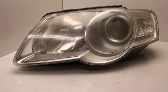 Volkswagen PASSAT B6 Headlight/headlamp 