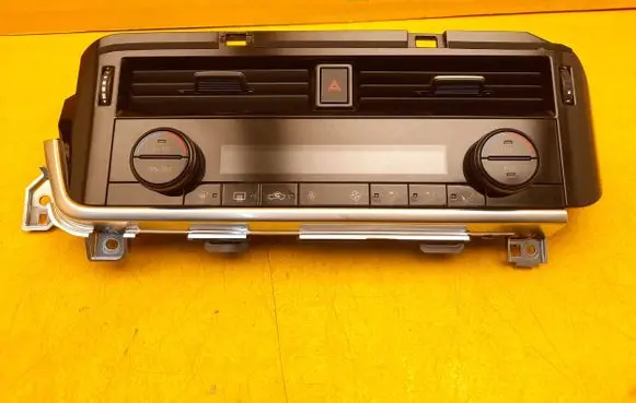 Nissan Qashqai J12 Climate control unit 275006UM4C AND230211421