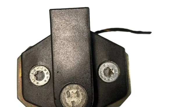 BMW 5 E39 Rear door lock loop/hook striker 8176350