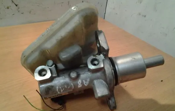 Audi A8 S8 D3 4E Master brake cylinder 9304125000 4E0611301