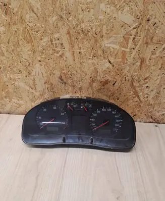Volkswagen PASSAT B5 Speedometer (instrument cluster) 3B0919881N 1100087940