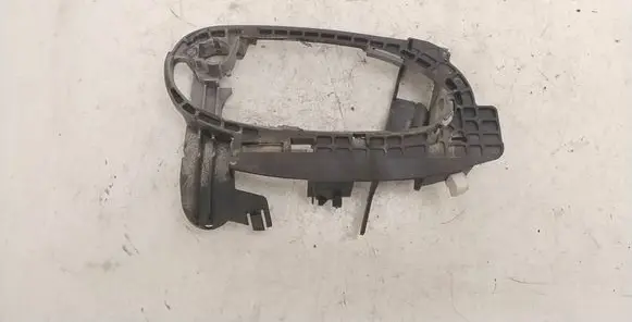 Front door exterior handle/bracket