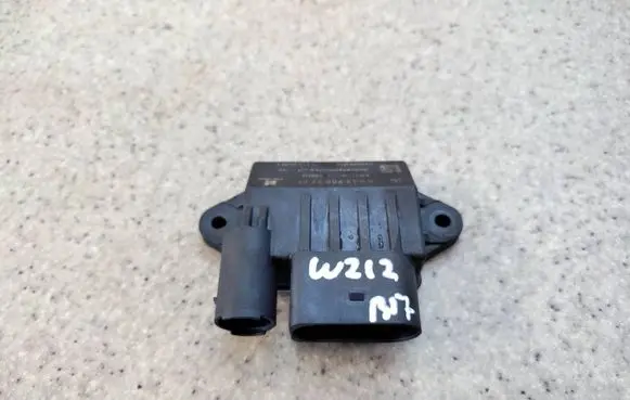 Mercedes-Benz E W212 Glow plug pre-heat relay A6429007701