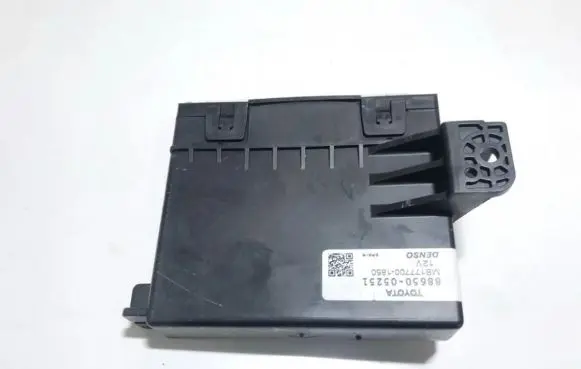Toyota Avensis T270 Other control units/modules 8865005251 88650-05251
