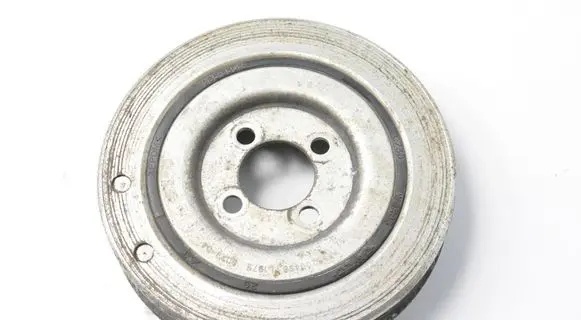 Opel Corsa D Crankshaft pulley 55200498