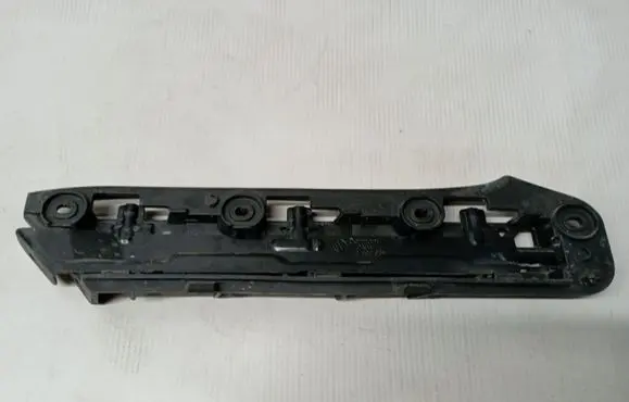 Volkswagen Touran I Front bumper mounting bracket 1T0807935