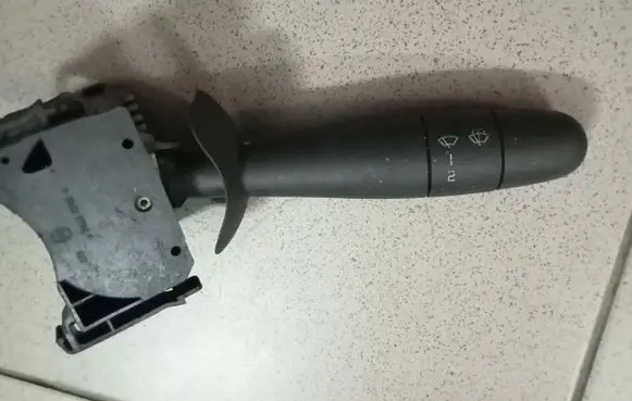 Renault Trafic II (X83) Wiper control stalk 8200878336