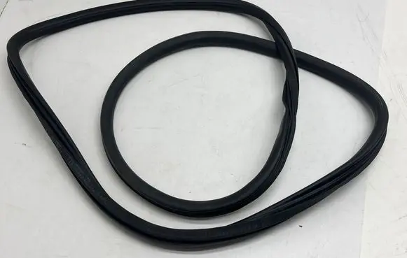Porsche Cayenne (92A) Rear door rubber seal (on body) 7P0867367