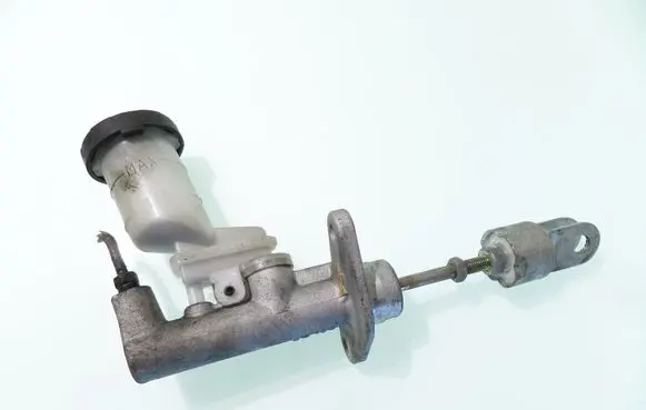 Mitsubishi Galant Clutch master cylinder