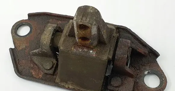 Volvo S80 Engine mount bracket 9492872
