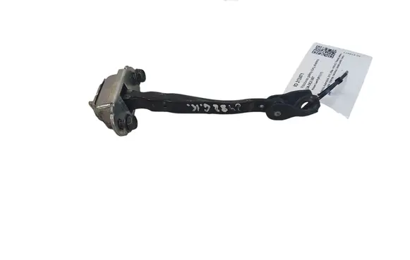 Nissan Leaf II (ZE1) Rear door check strap stopper