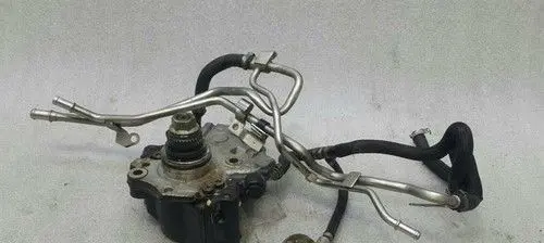 Mercedes-Benz C W205 Mechanical fuel pump A6510703301