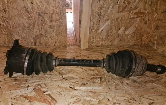 Mitsubishi Pajero Front driveshaft