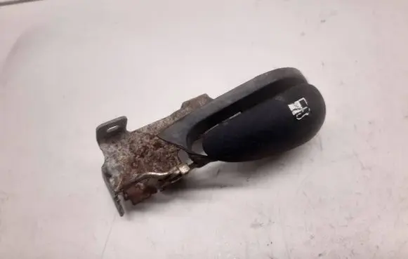 Peugeot 406 Fuel tank opening switch 9620740777