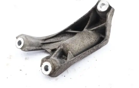 Audi A8 S8 D3 4E Engine mounting bracket 4E0199367BR