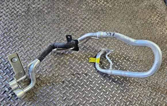 Jeep Grand Cherokee Air conditioning (A/C) pipe/hose 68217214AD