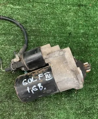 Volkswagen Golf IV Starter motor 