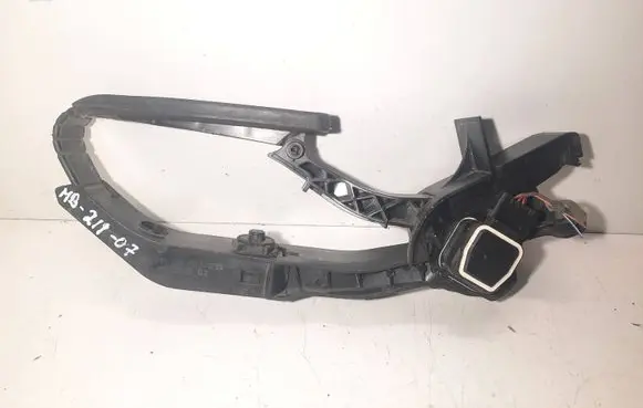 Mercedes-Benz E W211 Accelerator throttle pedal A2113000804