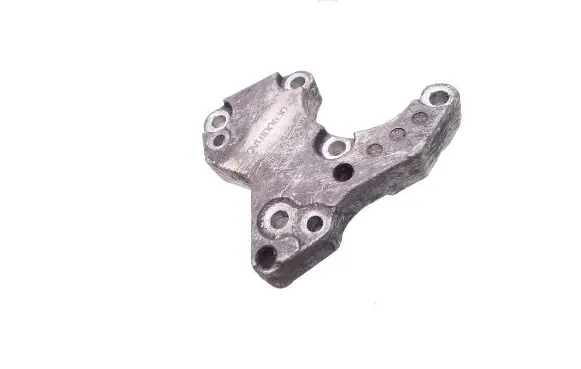 Land Rover Freelander Power steering pump mounting bracket QVU100630