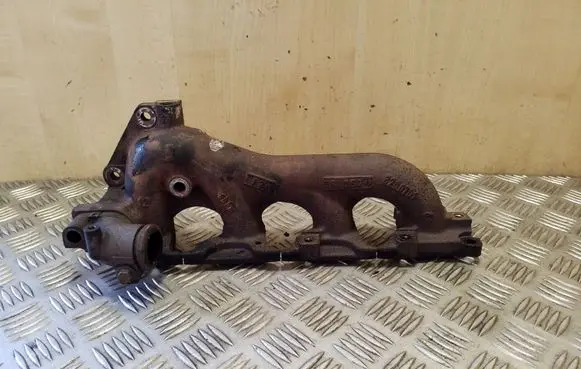 Suzuki Grand Vitara II Exhaust manifold 8200701