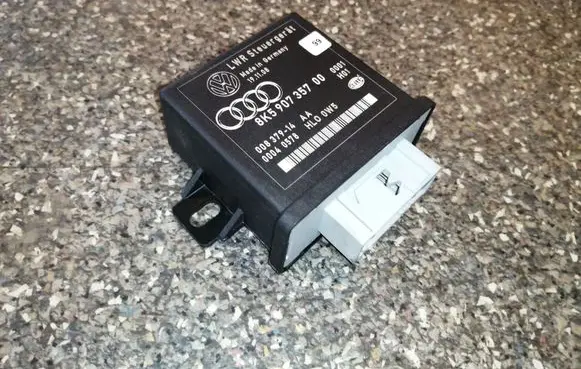 Audi A4 S4 B8 8K Light module LCM 8K5907357