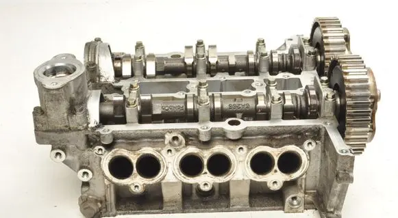 Ford Focus Engine head PBCM5G6090GC