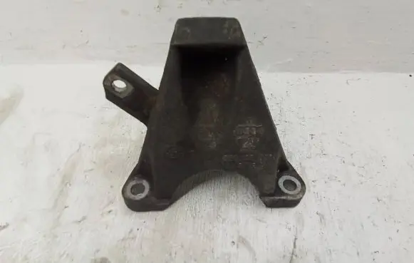 Audi A4 S4 B6 8E 8H Engine mounting bracket 8E0199308