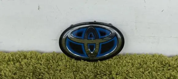 Toyota Camry VIII XV70 Manufacturer badge logo/emblem 53141-33130