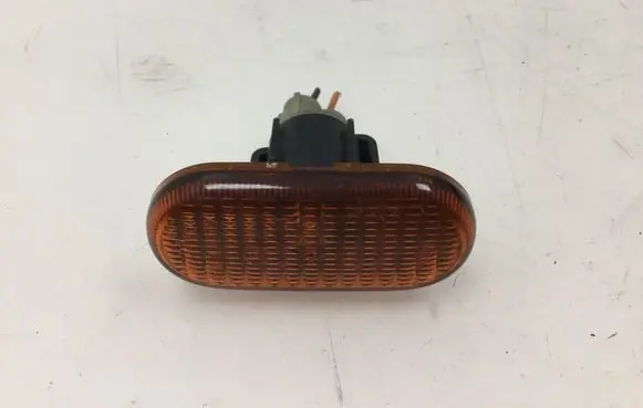 Renault Clio II Front fender indicator light 770822136