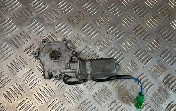Subaru Impreza I Rear door window regulator motor