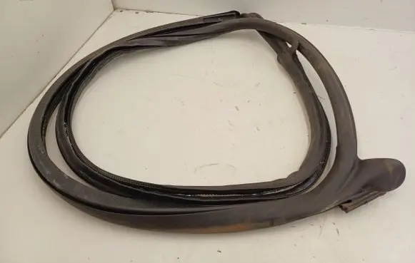 Audi TT TTS RS Mk3 8S Front door rubber seal 8S7831707