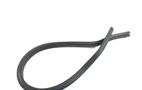 Volkswagen Golf VI Engine compartment rubber 